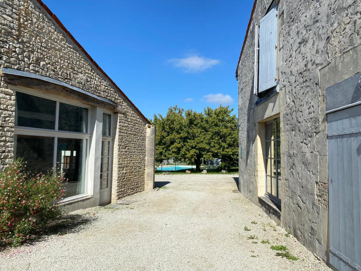 Domaine De La Laigne - Spa Asnières-la-Giraud Exterior foto
