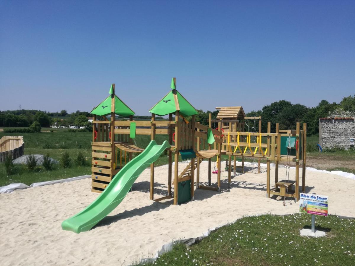 Domaine De La Laigne - Spa Asnières-la-Giraud Exterior foto